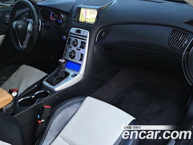 Hyundai Genesis купе GT-R, 2010 11