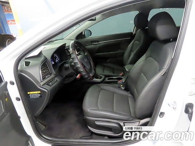 Hyundai Avante AD Style, 2017 6