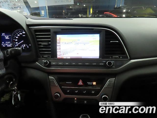 Hyundai Avante AD Style, 2017 12