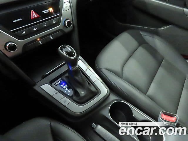 Hyundai Avante AD Style, 2017 13