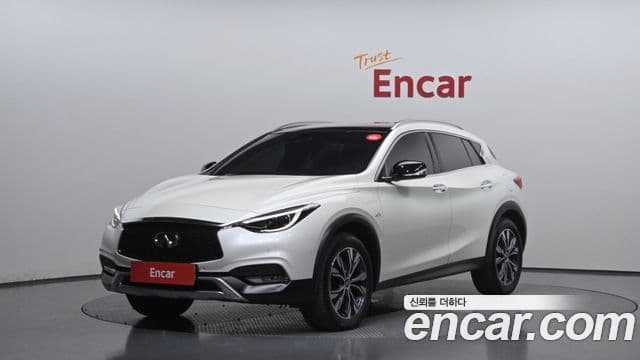 Infiniti QX30 2.0 Essential AWD, 2019 1