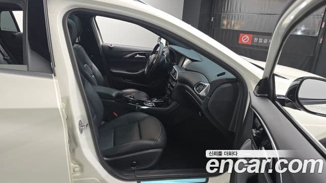 Infiniti QX30 2.0 Essential AWD, 2019 10