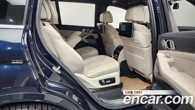 BMW X7 (G07) xDrive 40i M Sport 6인승, 2022 12