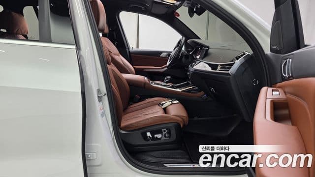BMW X7 (G07) xDrive 40i M Sport 6인승, 2022 10