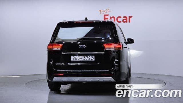 Kia All New Carnival Luxury, 2016 4