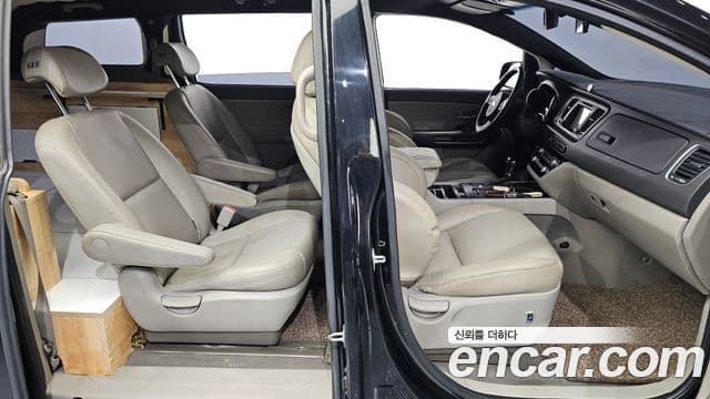 Kia All New Carnival Luxury, 2016 10