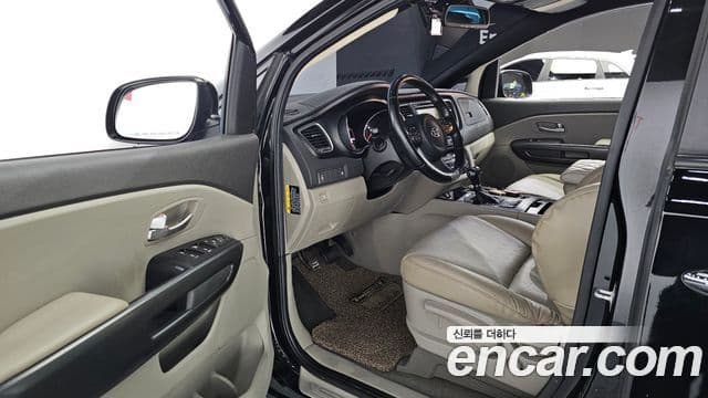 Kia All New Carnival Luxury, 2016 11