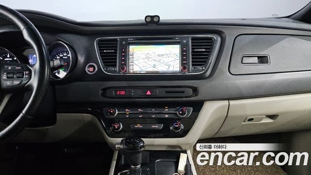 Kia All New Carnival Luxury, 2016 15