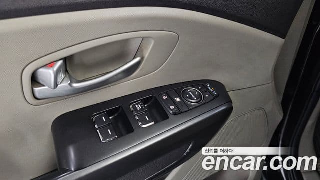 Kia All New Carnival Luxury, 2016 18