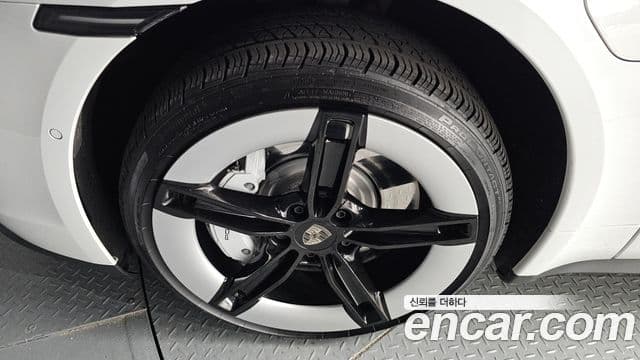 Porsche 타이칸 турбо, 2025 все фото