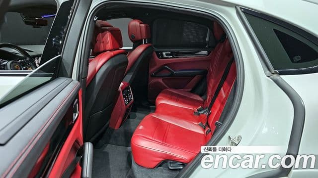 Porsche Cayenne (PO536) 3.0 купе, 2021 12