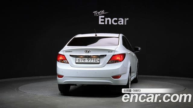 Hyundai Accent(новый кузов / новое поколение) Modern, 2015 4