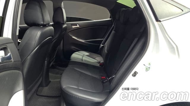 Hyundai Accent(новый кузов / новое поколение) Modern, 2015 12