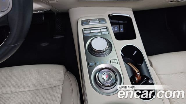 Genesis GV70, 2022 9