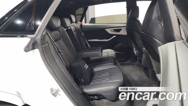 Audi Q8 (4M) Premium, 2023 12