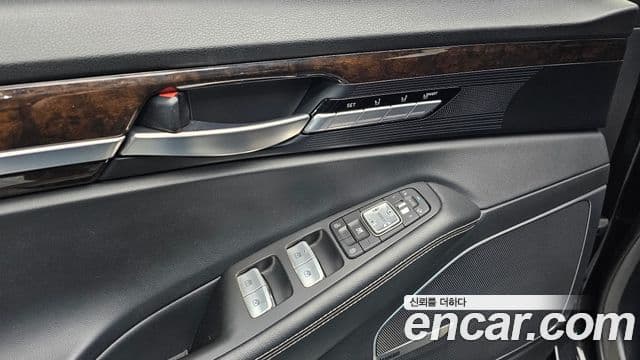 Genesis G90 Premium Luxury, 2019 16