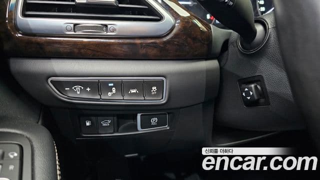 Genesis G90 Premium Luxury, 2019 17