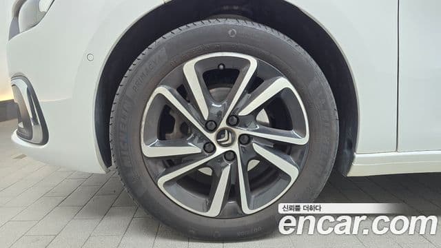 Ситроен / DS Grand C4 스페이스투어러 1.5 BlueHDi Shine Pack, 2021 все фото