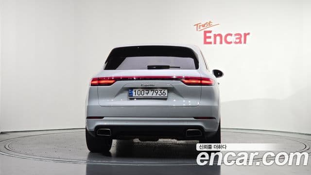 Porsche Cayenne (PO536), 2020 4