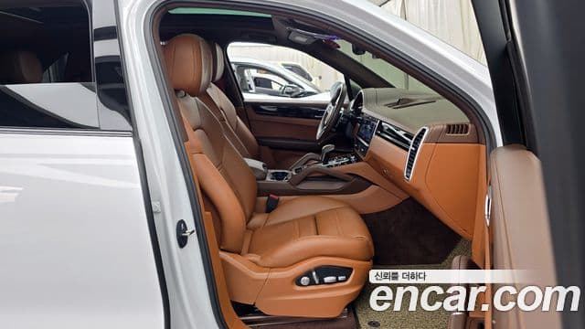 Porsche Cayenne (PO536), 2020 11