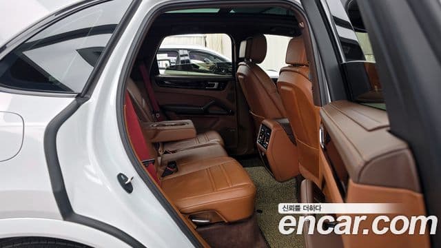 Porsche Cayenne (PO536), 2020 12