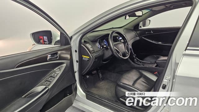 Hyundai YF Sonata Luxury, 2012 10