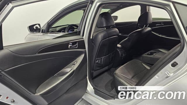 Hyundai YF Sonata Luxury, 2012 11