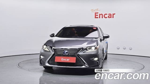 Lexus New ES300h XV60, 2018 3