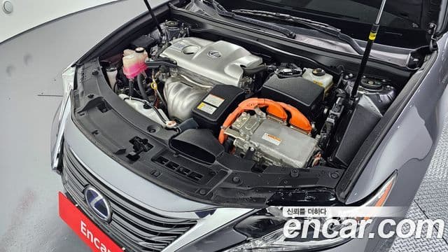 Lexus New ES300h XV60, 2018 6