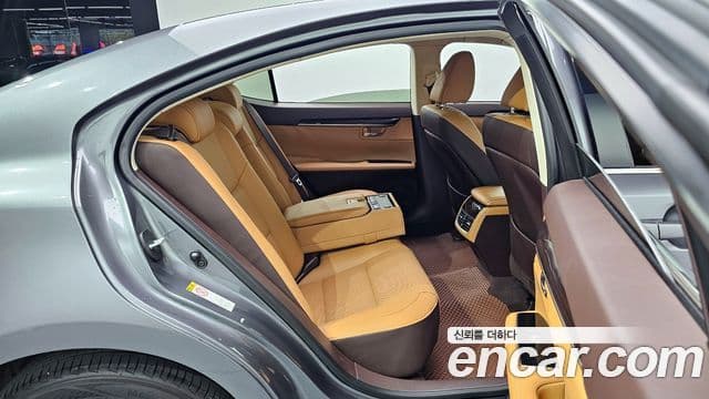 Lexus New ES300h XV60, 2018 11