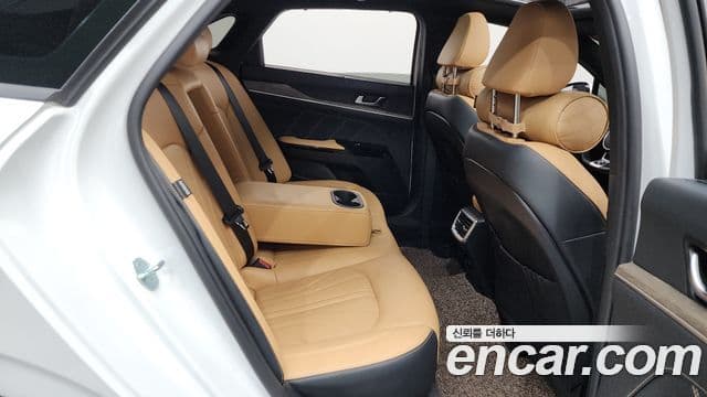 Kia K5 3세대 Signature, 2023 12