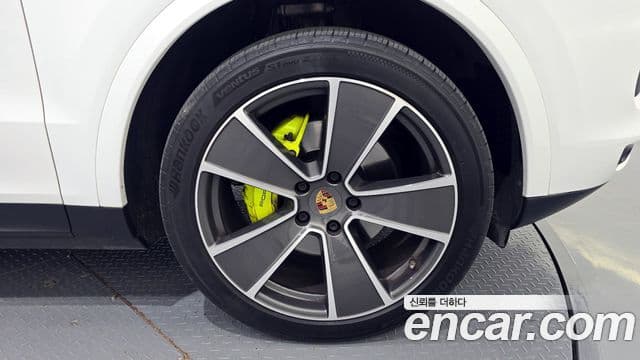 Porsche Cayenne (PO536) 3.0 E-гибрид, 2020 все фото