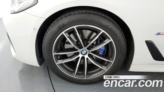 BMW 5시리즈 (G30) 520i M Sport, 2023 все фото
