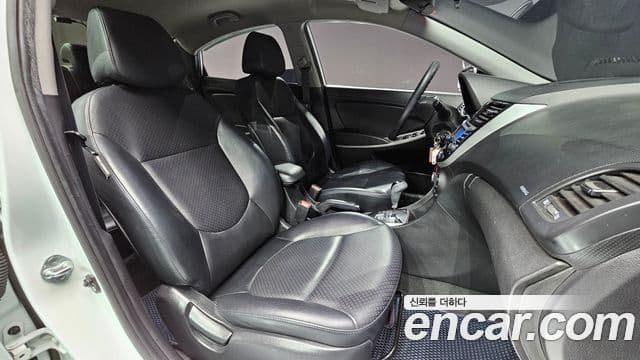 Hyundai Accent(новый кузов / новое поколение) Premier, 2012 10