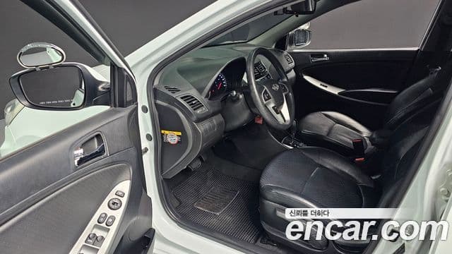 Hyundai Accent(новый кузов / новое поколение) Premier, 2012 11