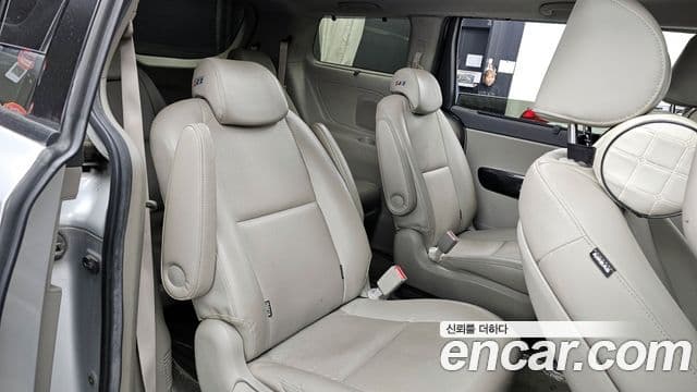 Kia All New Carnival Prestige, 2015 12