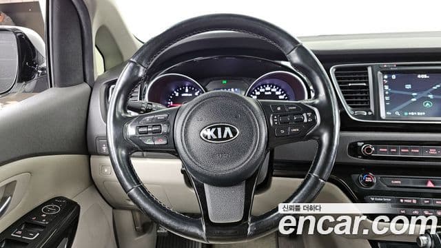 Kia All New Carnival Prestige, 2015 13