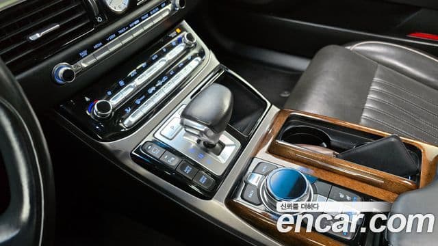 Genesis EQ900 Prestige, 2018 9