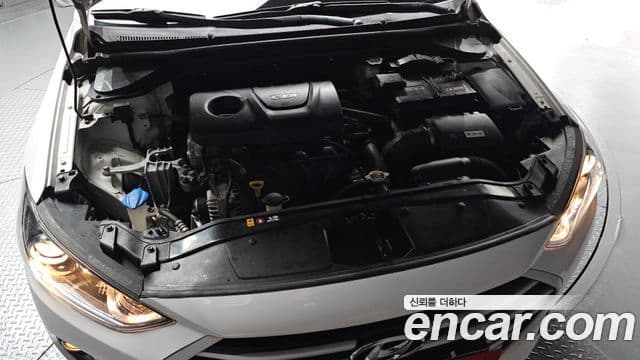 Hyundai Avante AD 1.6 GDI Smart, 2016 6