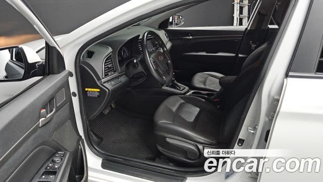 Hyundai Avante AD 1.6 GDI Smart, 2016 11