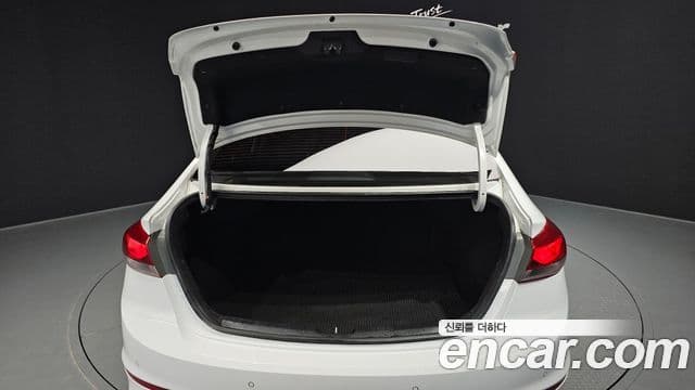 Hyundai Avante AD 1.6 GDI Smart, 2016 20