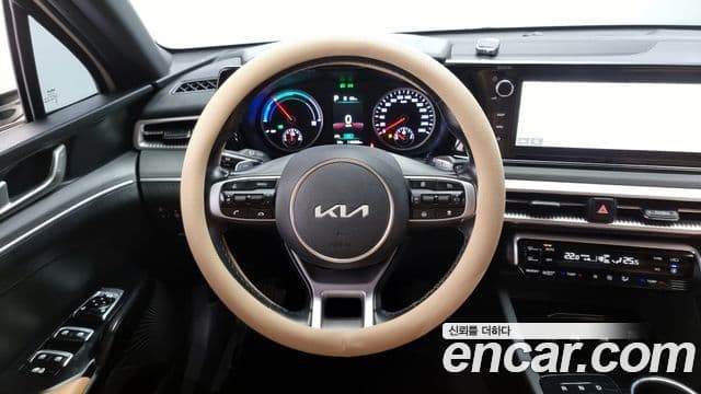 Kia K5 гибрид 3세대 Prestige, 2023 13