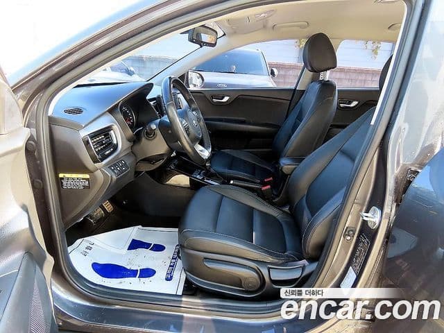 Kia Stonic Prestige, 2018 все фото