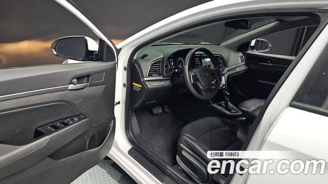 Hyundai Avante AD 1.6 GDI Value Plus, 2017 12