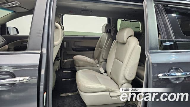 Kia All New Carnival Prestige, 2016 12