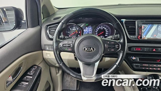 Kia All New Carnival Prestige, 2016 13