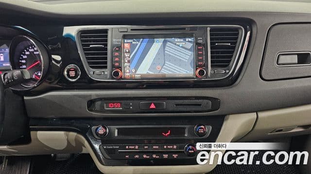 Kia All New Carnival Prestige, 2016 16