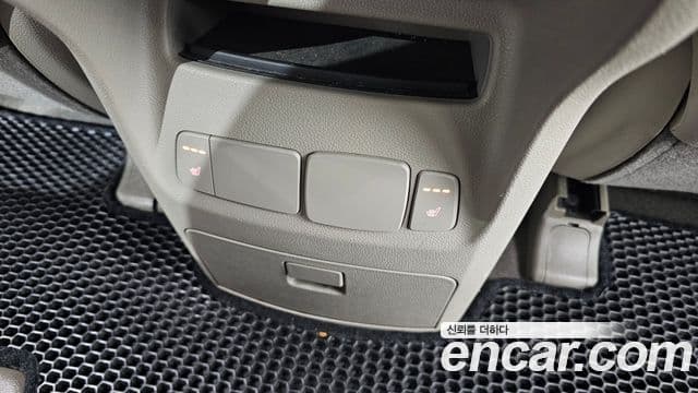 Kia All New Carnival Prestige, 2016 17