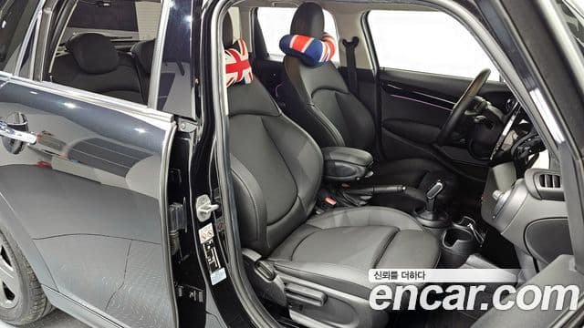 Mini Cooper 3세대, 2023 10