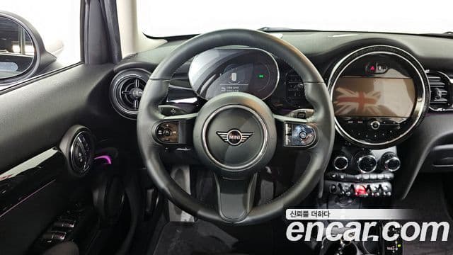 Mini Cooper 3세대, 2023 13